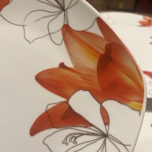 SET OF 7 Tabletops Gallery LILY Square Dinner Plates 10” Red Flower Minimalst EX - Picture 2 of 12